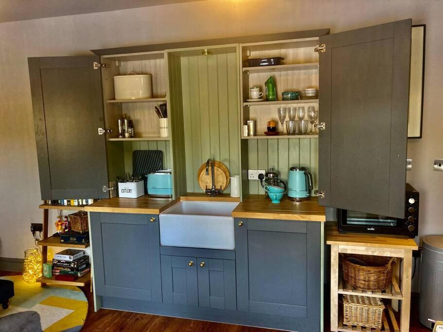 The Beekeepers - Homely Luxurious Self Catering Holiday home *