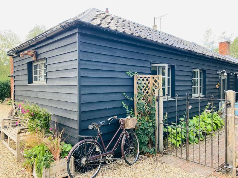 The Beekeepers - Homely Luxurious Self Catering Holiday home Diss
